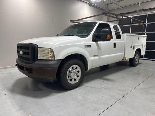White 2006 Ford F-250 XL