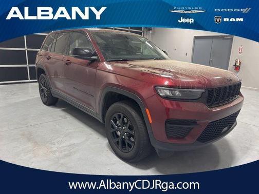 2025 Jeep Grand Cherokee Laredo