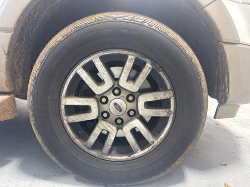 Oxford White 2014 Ford Expedition EL XLT