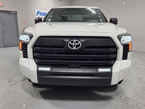 Ice 2024 Toyota Tundra SR5