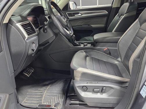 Platinum Gray Metallic 2022 Volkswagen Atlas 3.6L SEL Premium R-Line