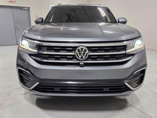 Platinum Gray Metallic 2022 Volkswagen Atlas 3.6L SEL Premium R-Line