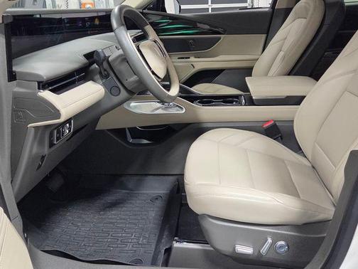 White Platinum Clearcoat Metallic 2025 Lincoln Nautilus Premiere