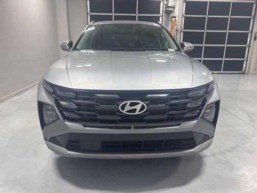Shimmering Silver 2025 Hyundai TUCSON SEL Convenience