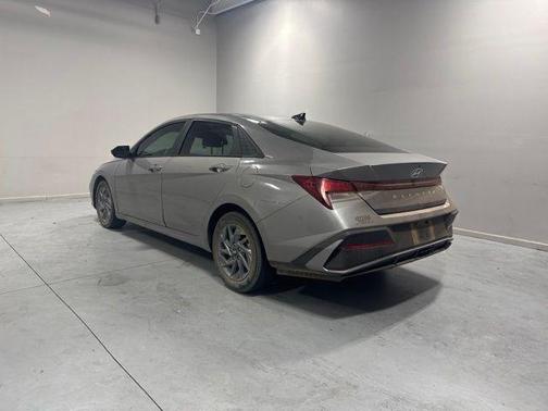 Metal 2024 Hyundai ELANTRA SEL