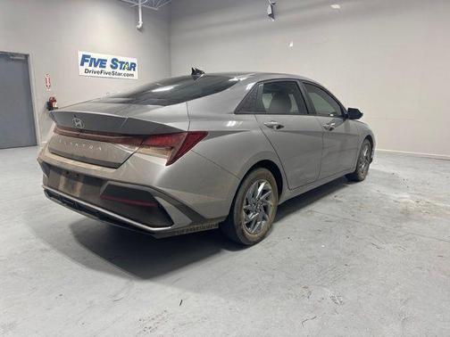 Metal 2024 Hyundai ELANTRA SEL