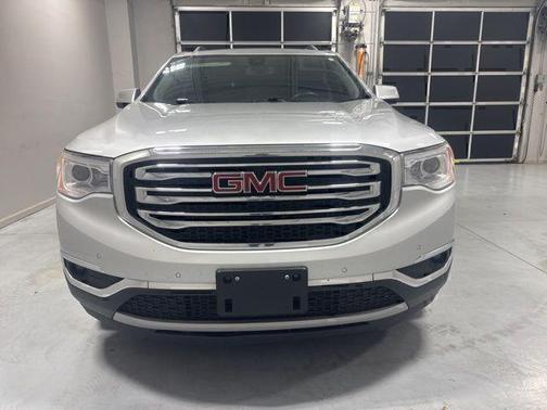 Quicksilver Metallic 2017 GMC Acadia SLT-2