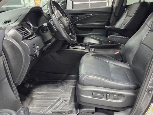 Modern Steel Metallic 2018 Honda Pilot Touring