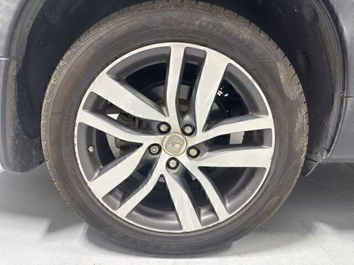 Modern Steel Metallic 2018 Honda Pilot Touring