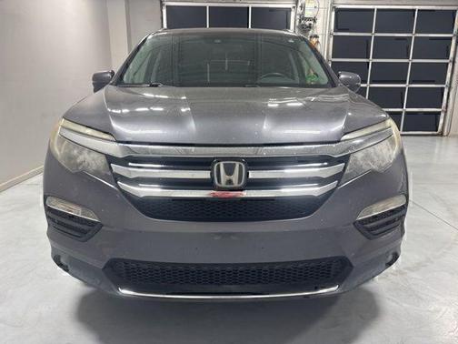 Modern Steel Metallic 2018 Honda Pilot Touring