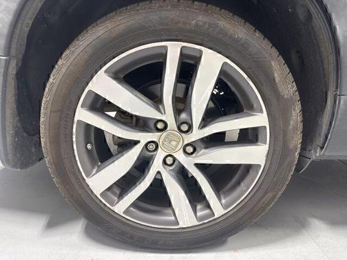 Modern Steel Metallic 2018 Honda Pilot Touring