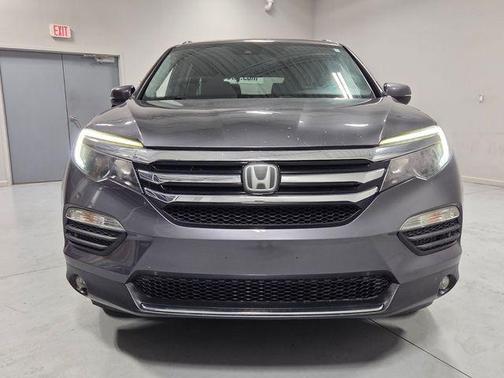 Modern Steel Metallic 2018 Honda Pilot Touring