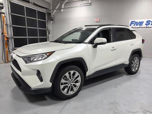 Blizzard Pearl 2021 Toyota RAV4 XLE Premium