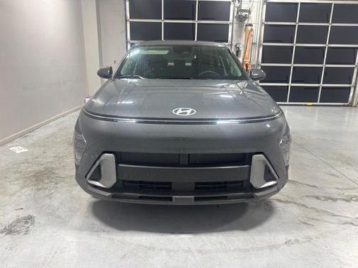 Gray Pearl 2025 Hyundai KONA SE