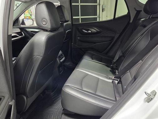 Summit White 2023 GMC Terrain SLT
