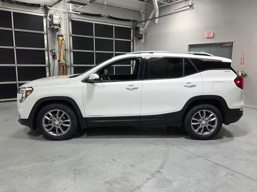 Summit White 2023 GMC Terrain SLT