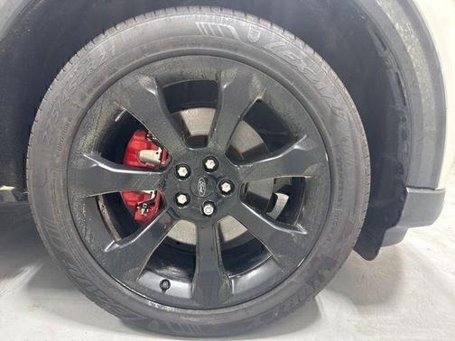 White Metallic 2024 Ford Explorer ST