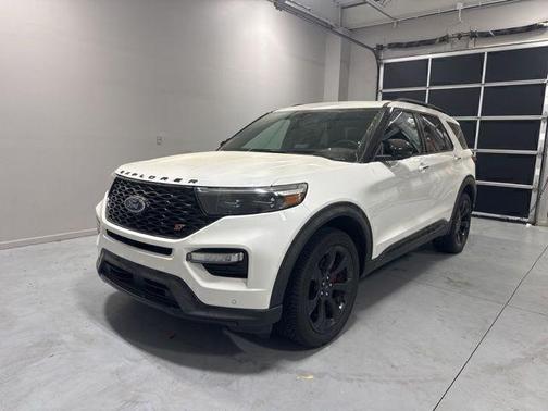 Star White 2024 Ford Explorer ST