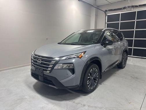 Boulder Gray Metallic 2024 Nissan Rogue Platinum