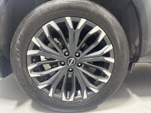 Boulder Gray Metallic 2024 Nissan Rogue Platinum