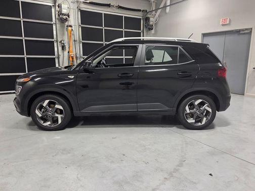 Onyx Black 2026 Hyundai VENUE SEL