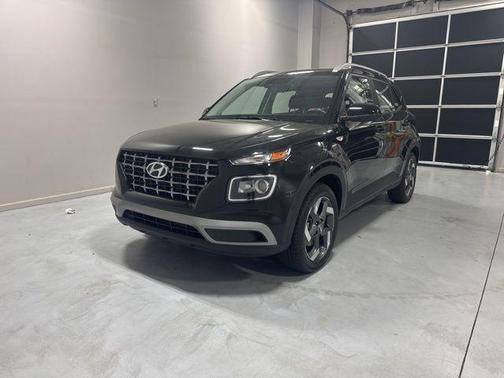 Onyx Black 2026 Hyundai VENUE SEL