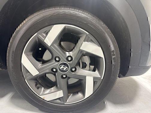 Onyx Black 2026 Hyundai VENUE SEL