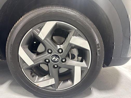 Onyx Black 2026 Hyundai VENUE SEL