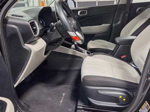 Onyx Black 2026 Hyundai VENUE SEL