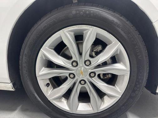 Summit White 2024 Chevrolet Malibu LT