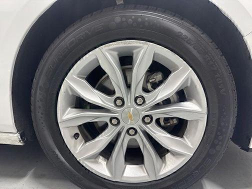 Summit White 2024 Chevrolet Malibu LT