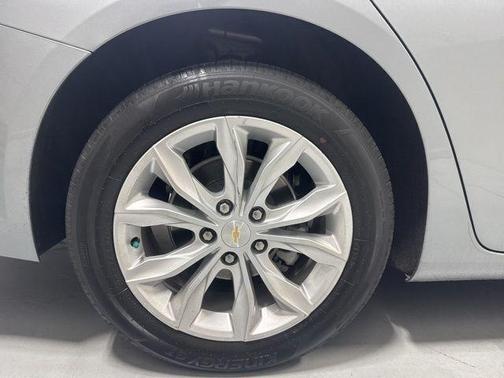 Sterling Gray Metallic 2024 Chevrolet Malibu LT