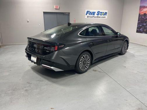2025 Hyundai SONATA Hybrid SEL