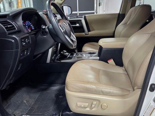Blizzard Pearl 2018 Toyota 4Runner Limited