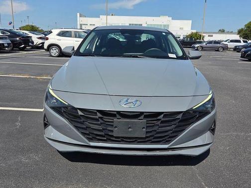 Electric 2022 Hyundai ELANTRA SEL