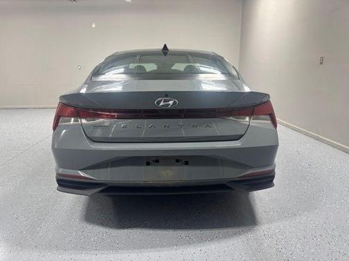 Electric 2022 Hyundai ELANTRA SEL