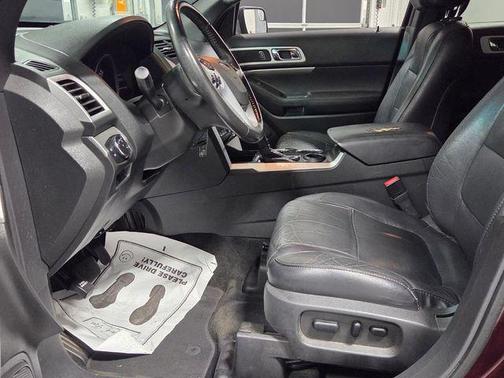Bordeaux Reserve Red Metallic 2011 Ford Explorer XLT