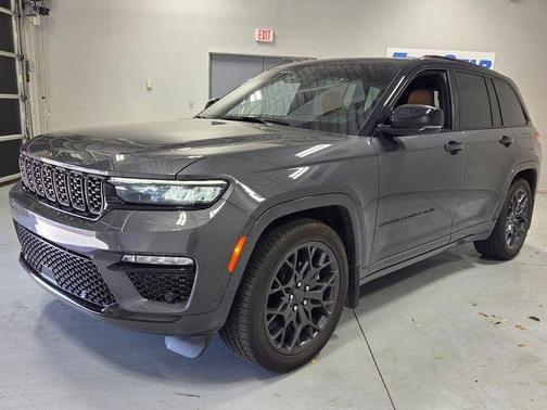 2025 Jeep Grand Cherokee Summit