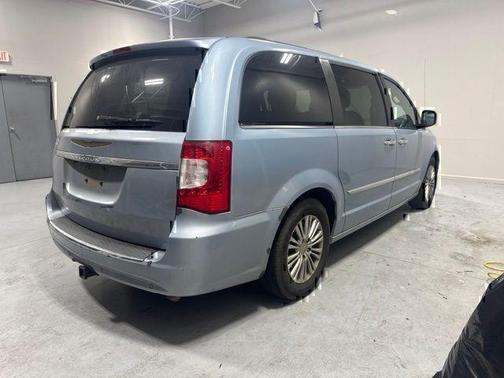 Crystal Blue 2013 Chrysler Town & Country Touring-L