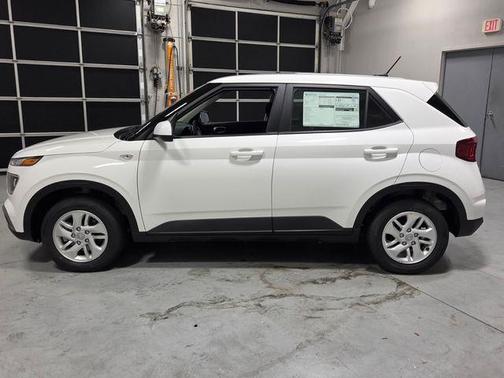 Lunar 2026 Hyundai VENUE SE