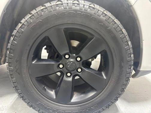 Bright Silver Clearcoat Metallic 2018 RAM 1500 Express