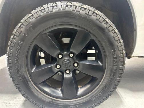 Bright Silver Clearcoat Metallic 2018 RAM 1500 Express