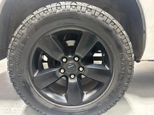 Bright Silver Clearcoat Metallic 2018 RAM 1500 Express