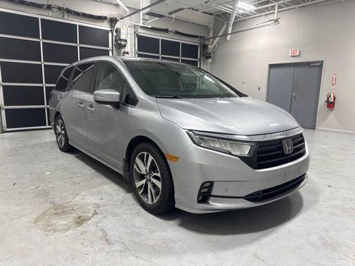 SELECT 2023 Honda Odyssey Touring