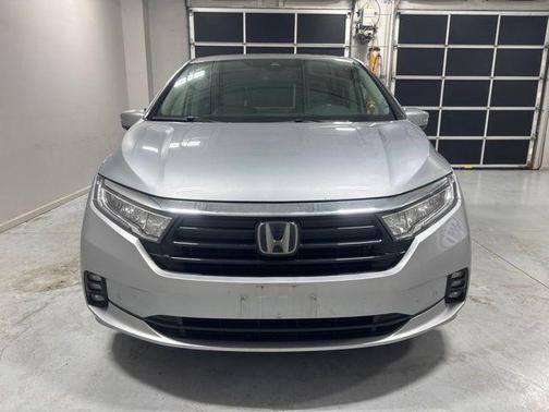 SELECT 2023 Honda Odyssey Touring