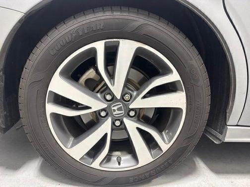 SELECT 2023 Honda Odyssey Touring