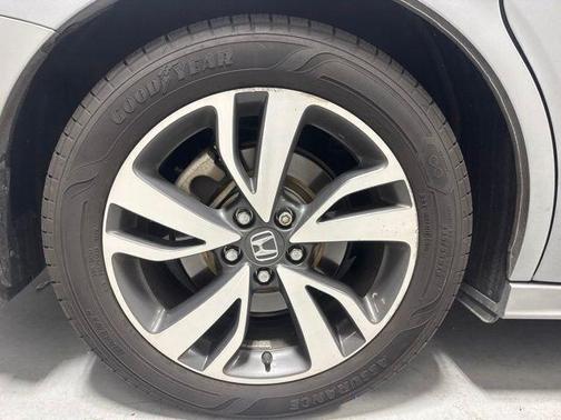 SELECT 2023 Honda Odyssey Touring