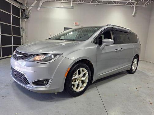 2020 Chrysler Pacifica Touring-L Plus