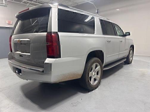 Silver Ice Metallic 2020 Chevrolet Suburban Premier