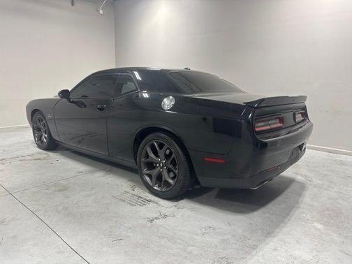 Pitch Black Clearcoat 2017 Dodge Challenger R/T